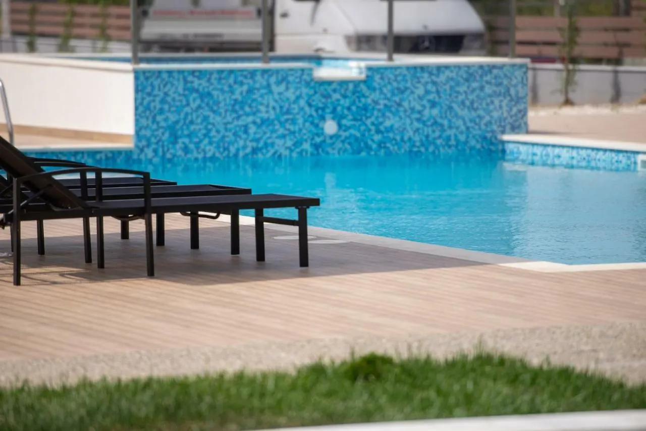 Astra Sarti Luxury Suites 2*,