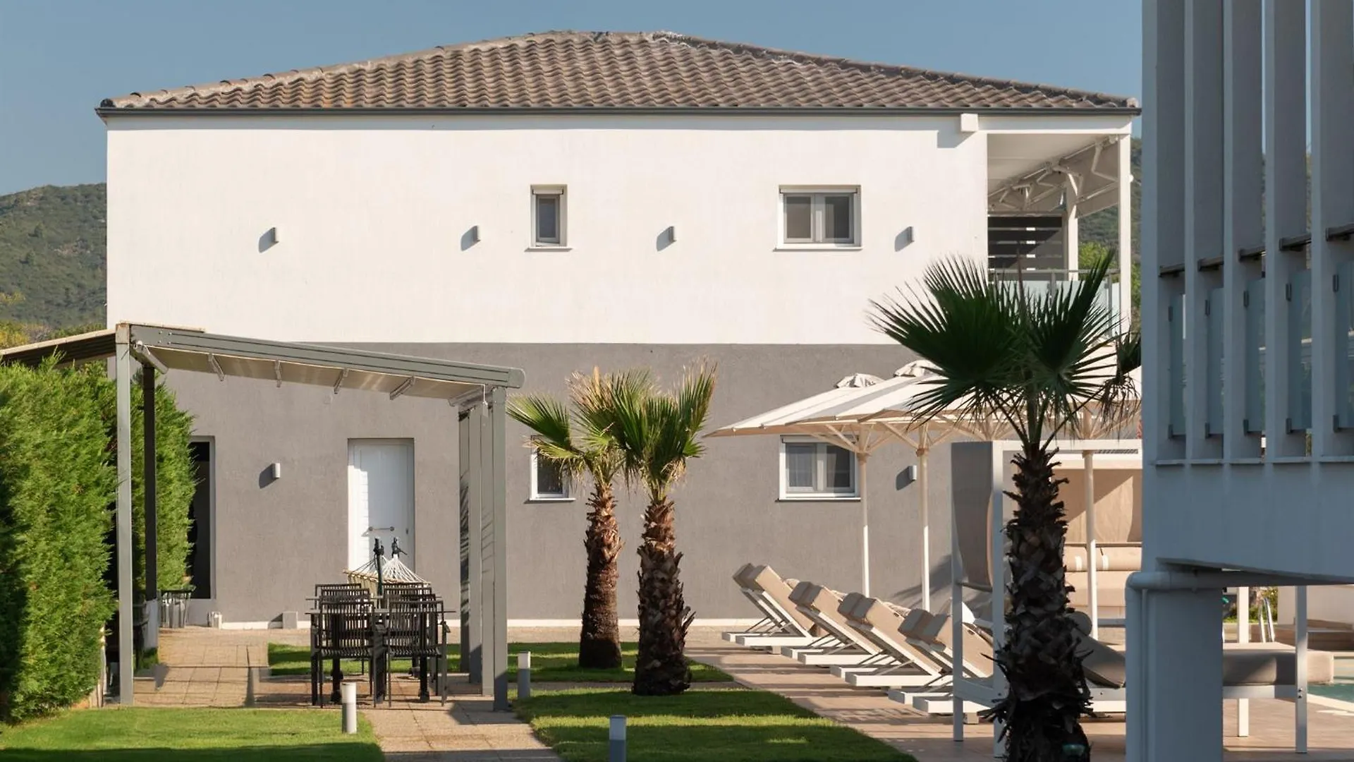 Aparthotel Astra Sarti Luxury Suites